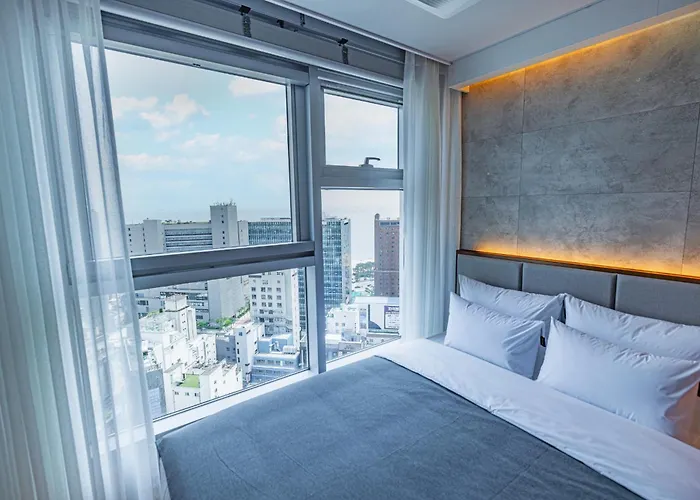 Raviens Haeundae Avenue 公寓式飯店 4*
